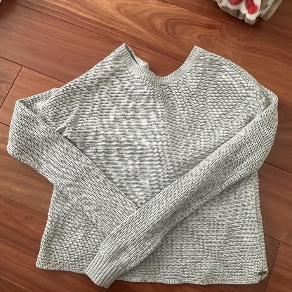 hollister sweater
